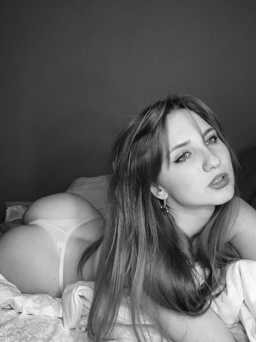 Take a pause and enjoy Nata nude — streaming from Rabat