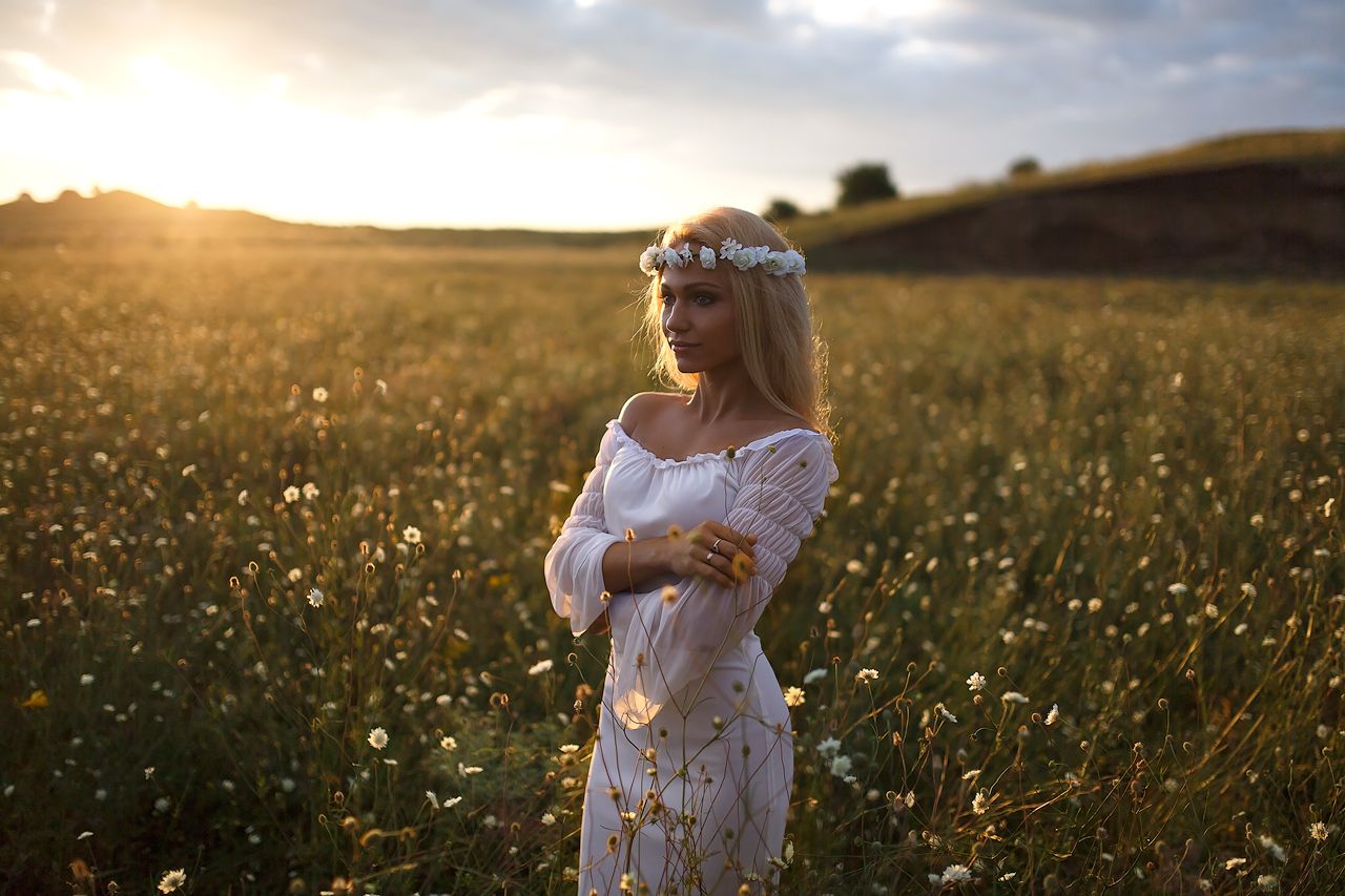 Girls in Slavic costumes in Rabat